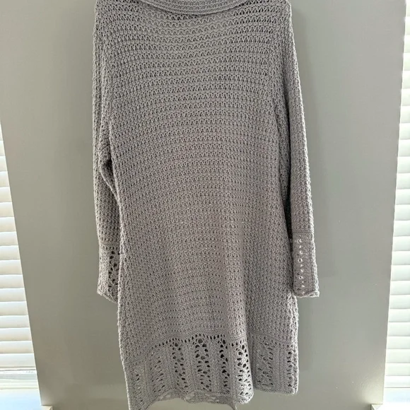 Silver Sweater- Long - Picture 2 of 4